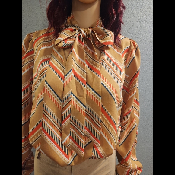 Retro Pussybow Blouse - Picture 8 of 16